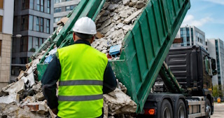 Вывоз строительного мусора в Барабинске: услуги лицензированной компании — ПроМусор